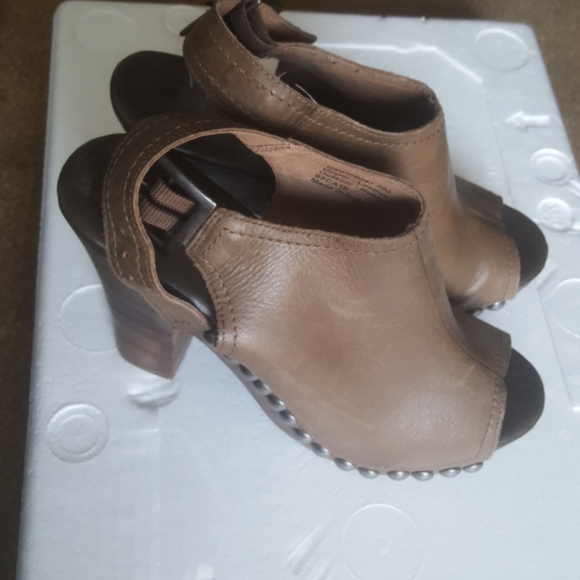 Suede Peep - Picture 2 of 9